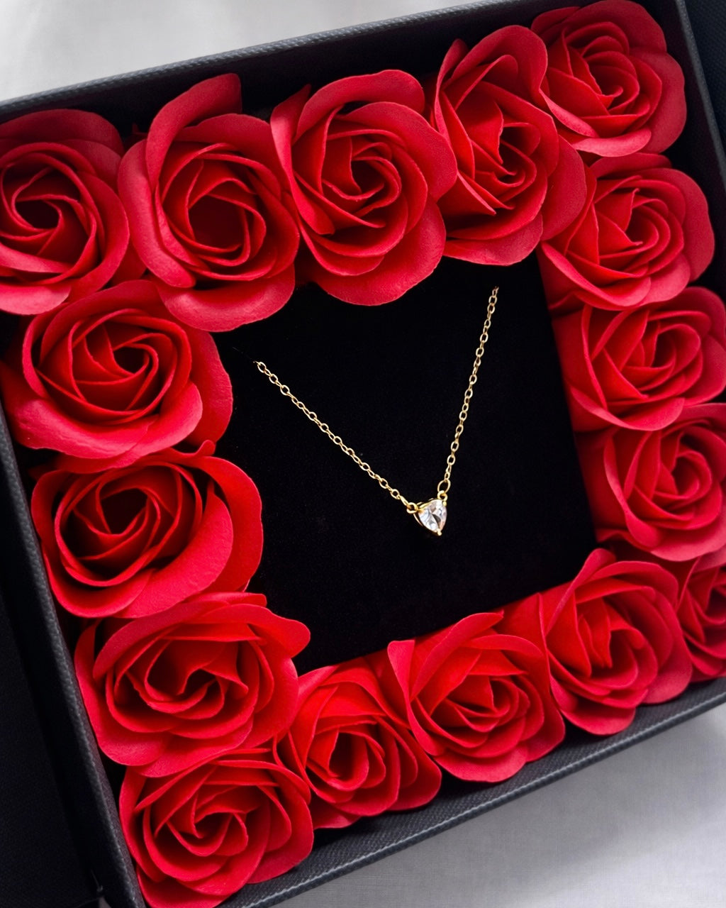 Heart zircon necklace